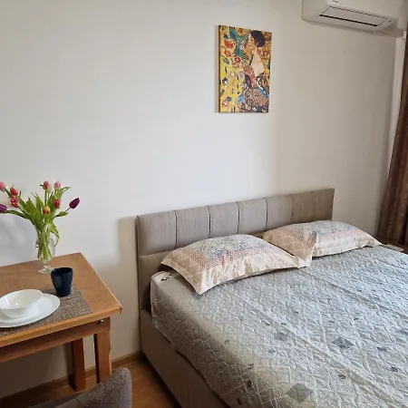 Zlaten Bryag Aparthotel