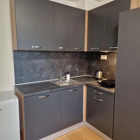 Zlaten Bryag Aparthotel *